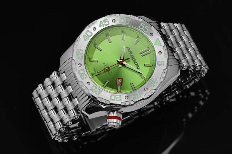 ARAGON Sea Charger Automatic 44mm Green